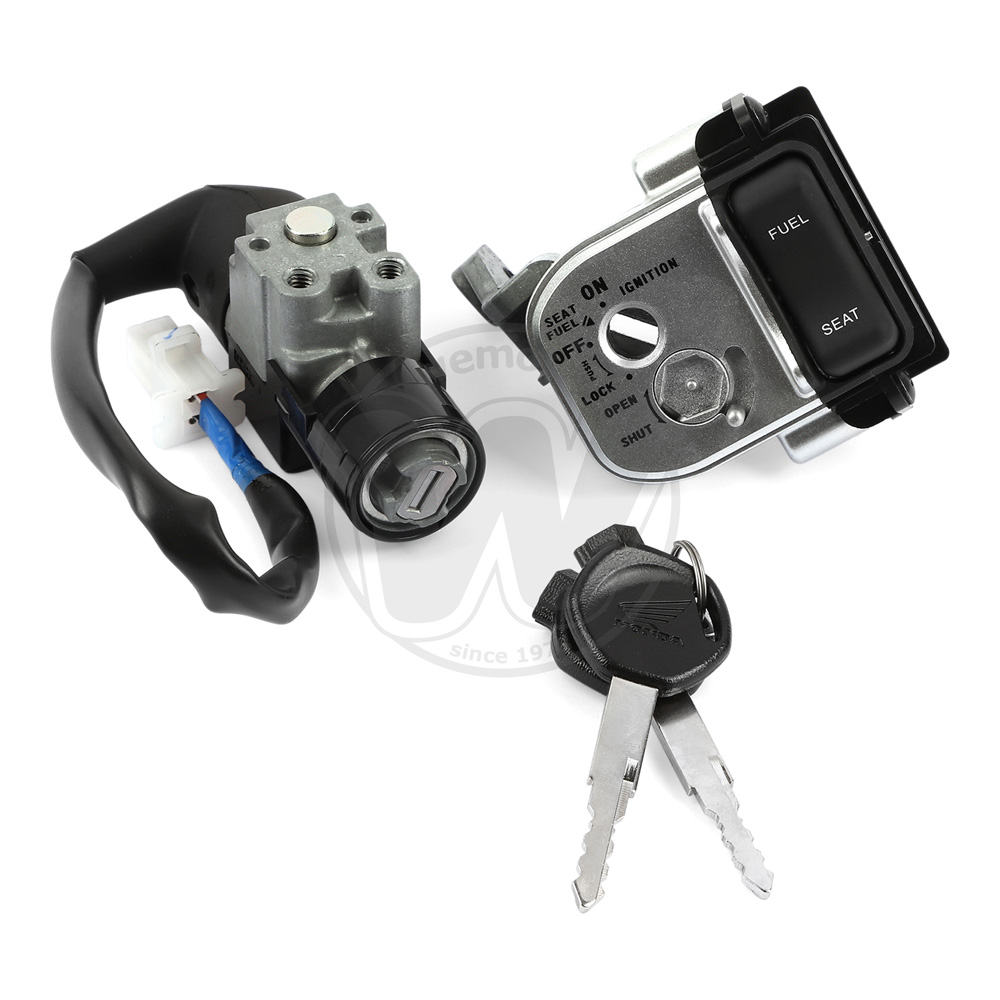 0HJ1104_aa9161 two.jpg